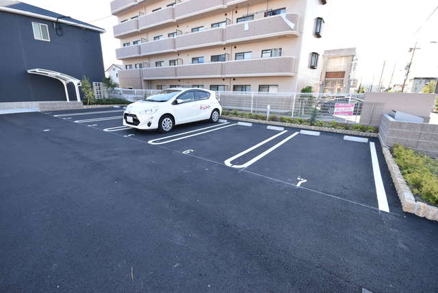駐車場　駐車場