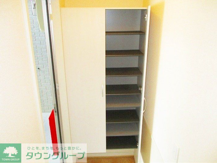 玄関　お問合せはタウンハウジングまで！※現地待合わせ相談可能