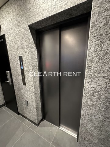 その他　エレベーター前