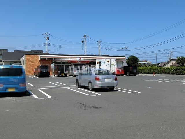コンビニ　セブンイレブン 日立鮎川町6丁目店（コンビニ）まで775m