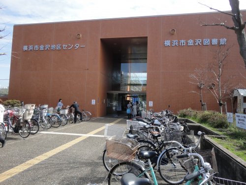 図書館　金沢図書館（図書館）まで1093m