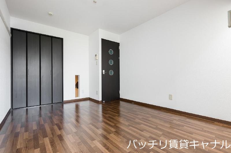 居室・リビング　画像は同型イメージの為、現況を優先いたします。