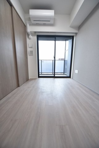 居室・リビング　※別部屋の参考写真です。