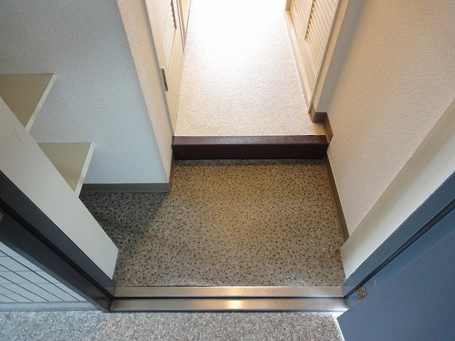 玄関　同建物別部屋
