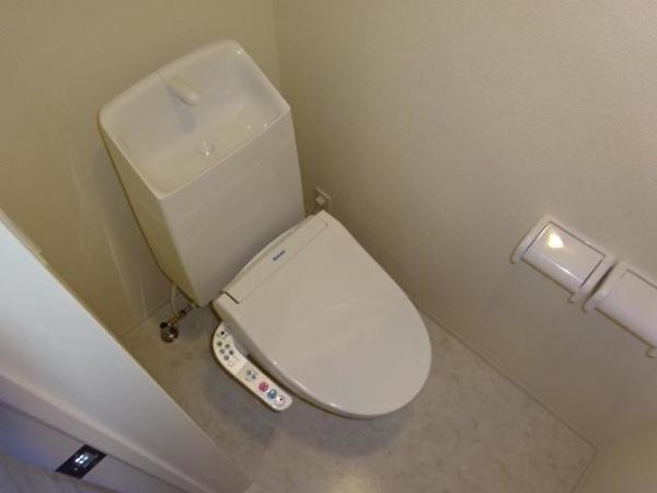 トイレ　同施工ハウスメーカーの室内写真