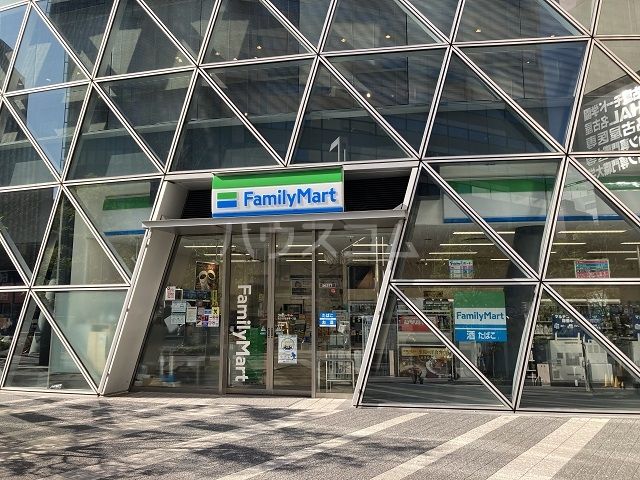 コンビニ　ファミリーマート　スパイラルタワーズ店（コンビニ）まで619m