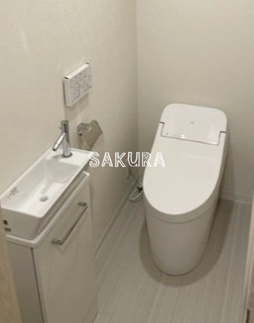 トイレ　落ち着いた色調のトイレです♪