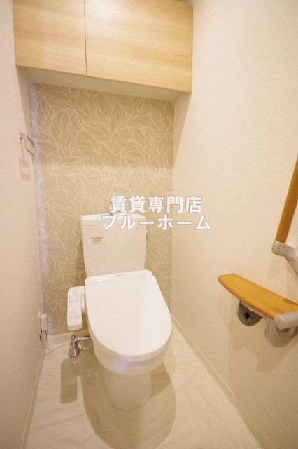 トイレ　温水洗浄便座付き！