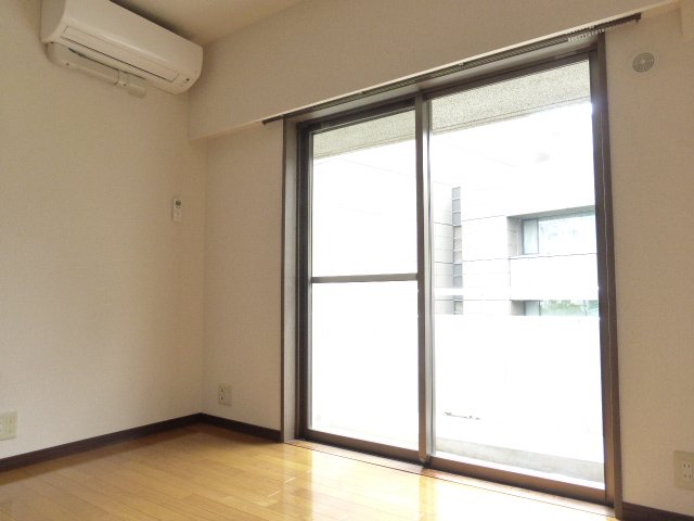 居室・リビング　内観1
