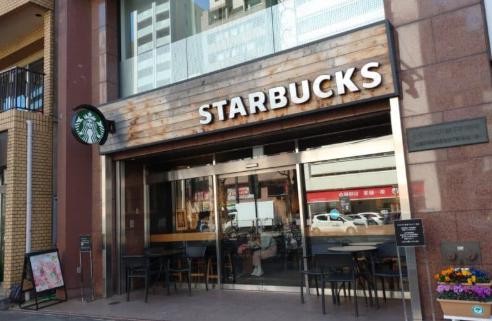 飲食店　スターバックスコーヒー四谷3丁目店（飲食店）まで582m
