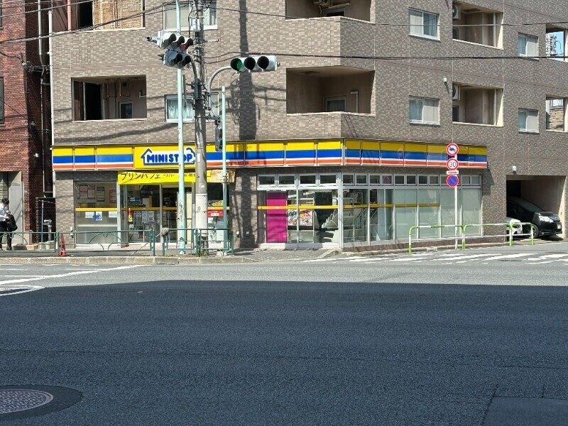 コンビニ　ミニストップ志茂駅前店（コンビニ）まで442m