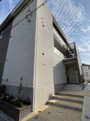 建物外観　☆鉄骨造３階建☆