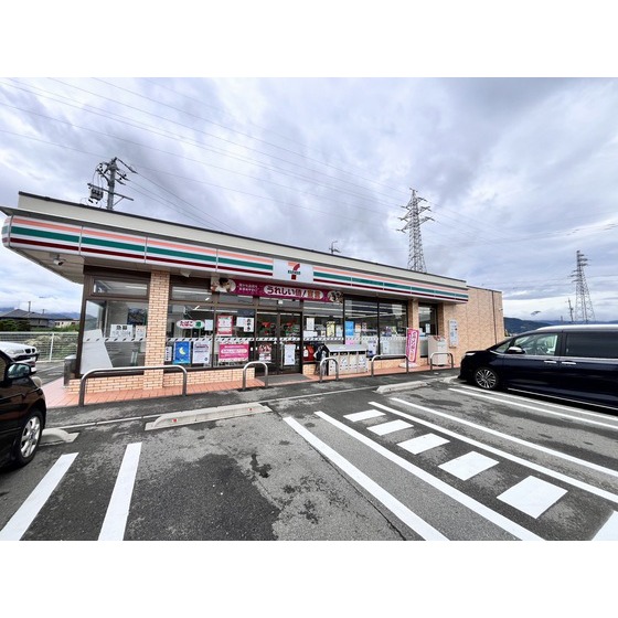 コンビニ　セブンイレブン篠ノ井会店（コンビニ）まで743m