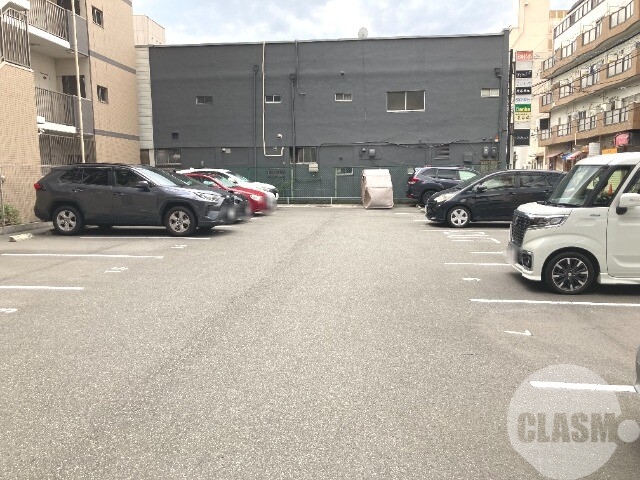 駐車場　敷地内駐車場