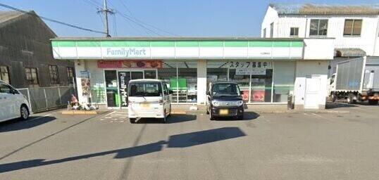 コンビニ　ファミリーマート川辺両添店（コンビニ）まで1071m