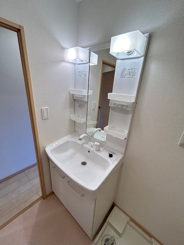 洗面設備　※別のお部屋の写真です。