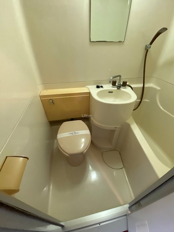トイレ　別のお部屋のお写真です。ご参考までに。