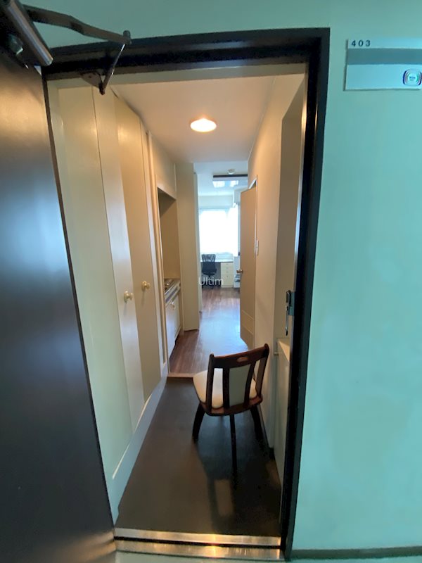 玄関　別のお部屋のお写真です。ご参考までに。