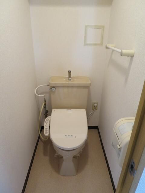 トイレ　落ち着いたトイレです