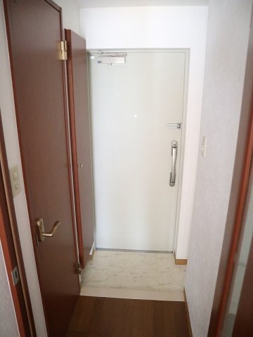 玄関　スッキリまとまった玄関です