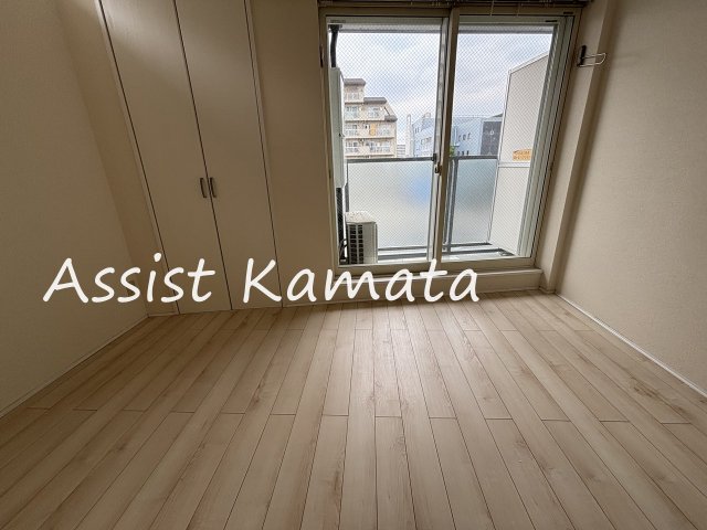 居室・リビング　写真は同タイプの別号室です