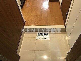 玄関　収納もある玄関です