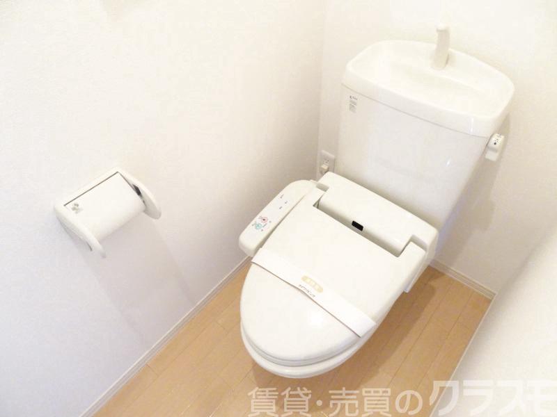 トイレ　ウォシュレット＆ウォームレット付き！