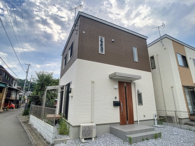 建物外観　現況と異なる部分は現況を優先いたします。