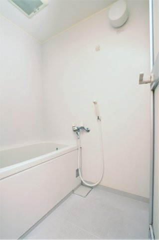 バス・シャワールーム　参考写真（同物件別部屋）