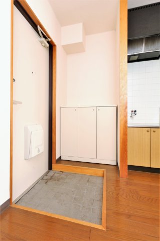 玄関　参考写真（同物件別部屋）