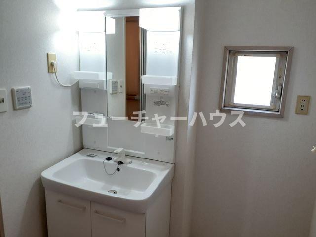 洗面設備　忙しい朝には欠かせない洗面所です