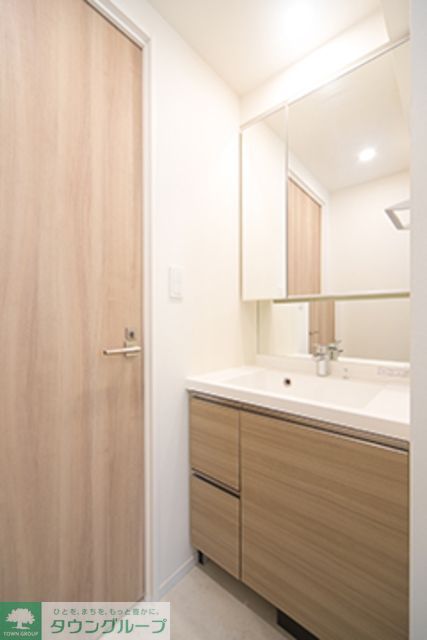 洗面設備　※写真は同タイプ住戸です。