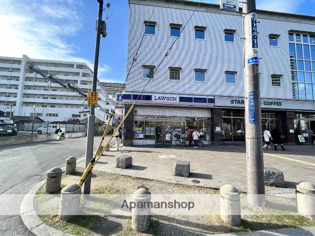 コンビニ　ローソン香里園駅前店（コンビニ）まで250m