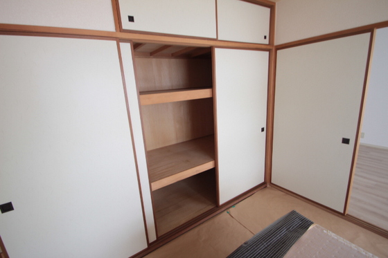収納　※別部屋の写真です