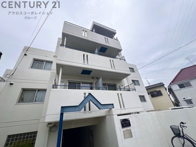 建物外観　居住者専用のごみ置き場があります。