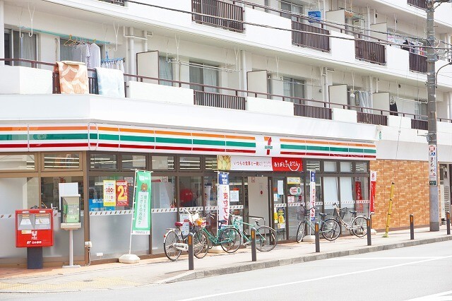 コンビニ　セブンイレブン江古田駅南店（コンビニ）まで111m