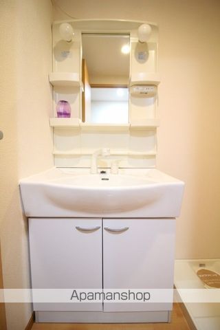 リースランド今 A棟の内装写真