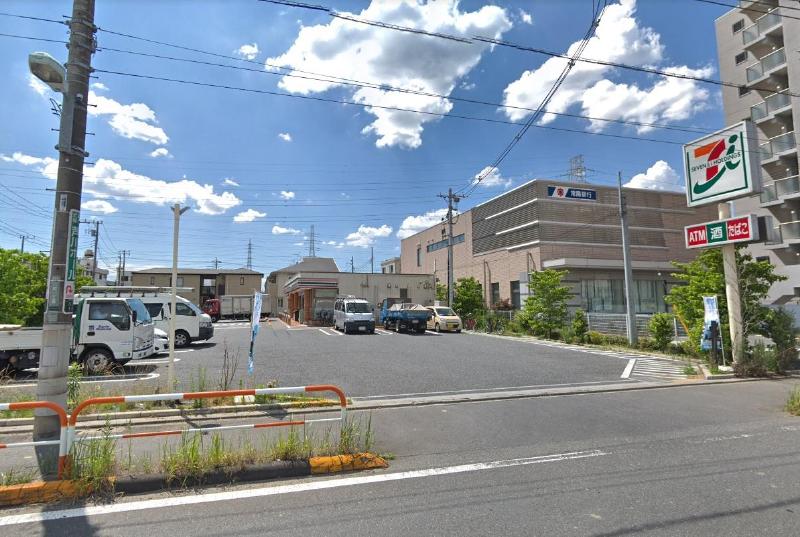 コンビニ　セブンイレブン 足立六町１丁目店（コンビニ）まで450m