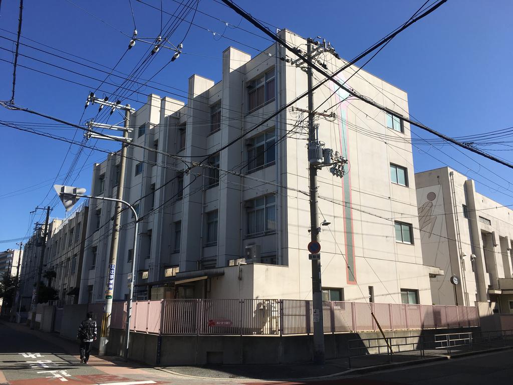 小学校　大阪市立姫里小学校（小学校）まで284m
