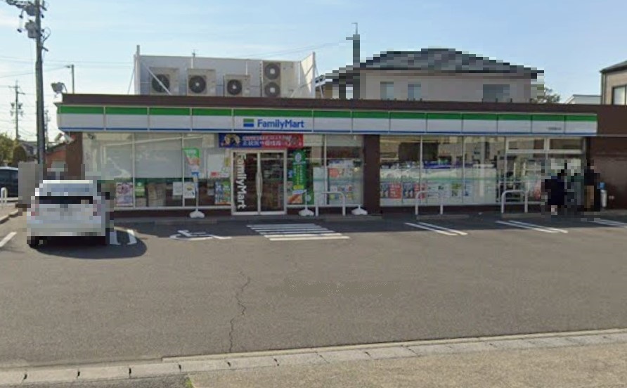 コンビニ　ファミリーマート 一宮西島町店（コンビニ）まで526m