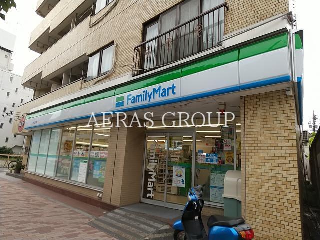 コンビニ　ファミリーマート萩中三丁目店（コンビニ）まで140m