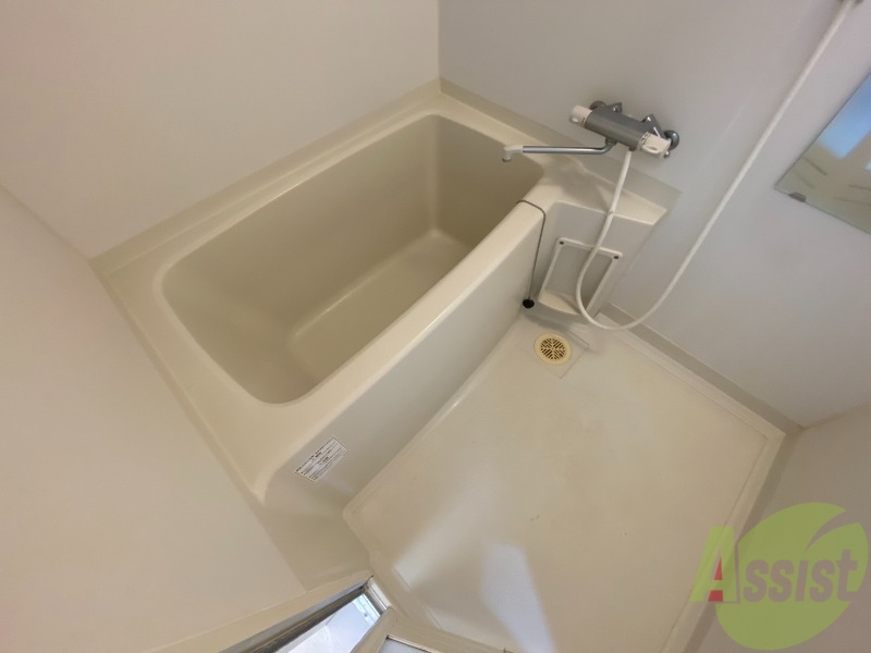 バス・シャワールーム　お風呂になります。一日の疲れを癒してくださいね。