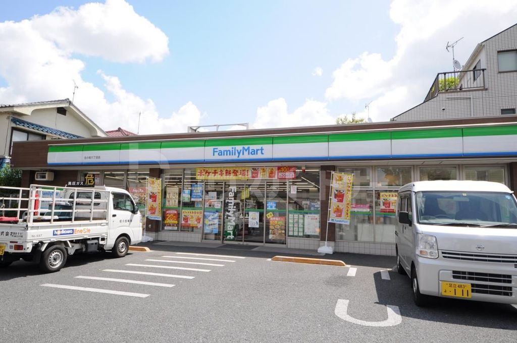 コンビニ　ファミリーマート北小岩六丁目店（コンビニ）まで450m