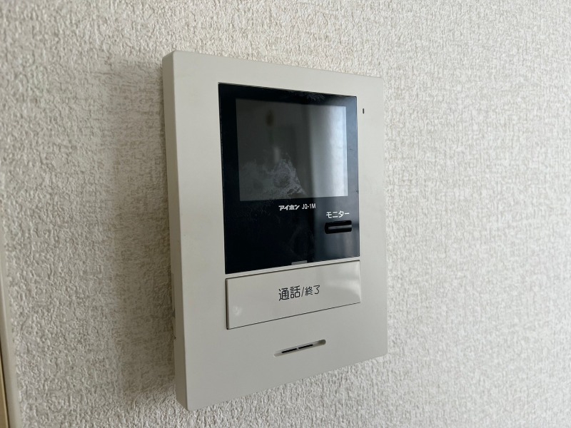 その他設備　ＴＶモニター付インターホンです。来客者の顔が見えるので安心！