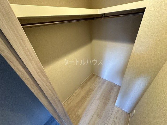 収納　広々としたウォークインクローゼットです。
