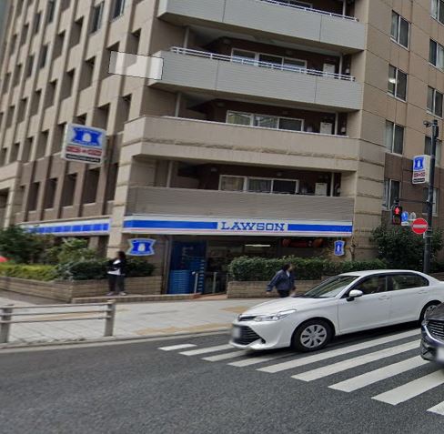 コンビニ　ローソン 馬喰町駅前店（コンビニ）まで32m
