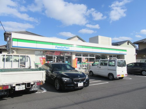コンビニ　ファミリーマート千葉黒砂台一丁目店（コンビニ）まで182m