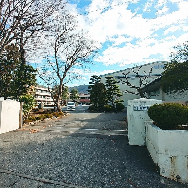 中学校　松本市立旭町中学校（中学校）まで744m