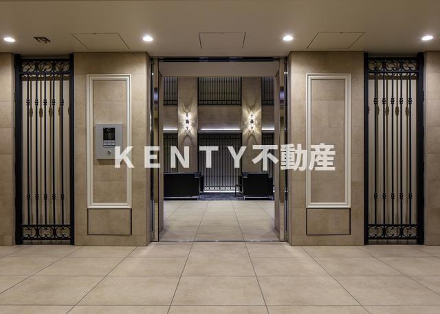 エントランス　落ち着いたエントランスです