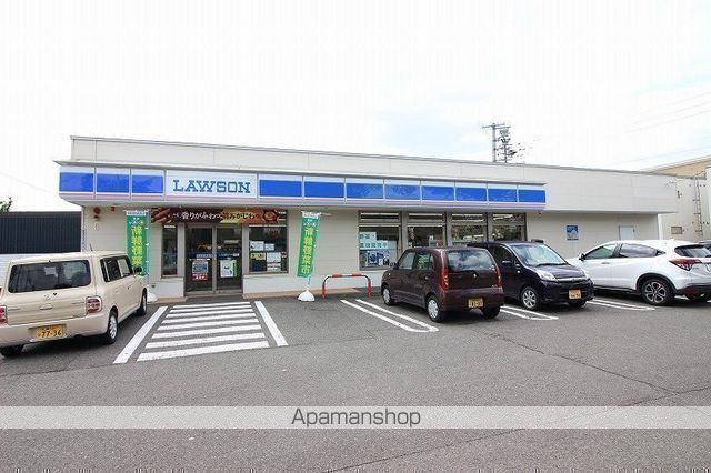 コンビニ　ローソン恵庭黄金中央店（コンビニ）まで733m